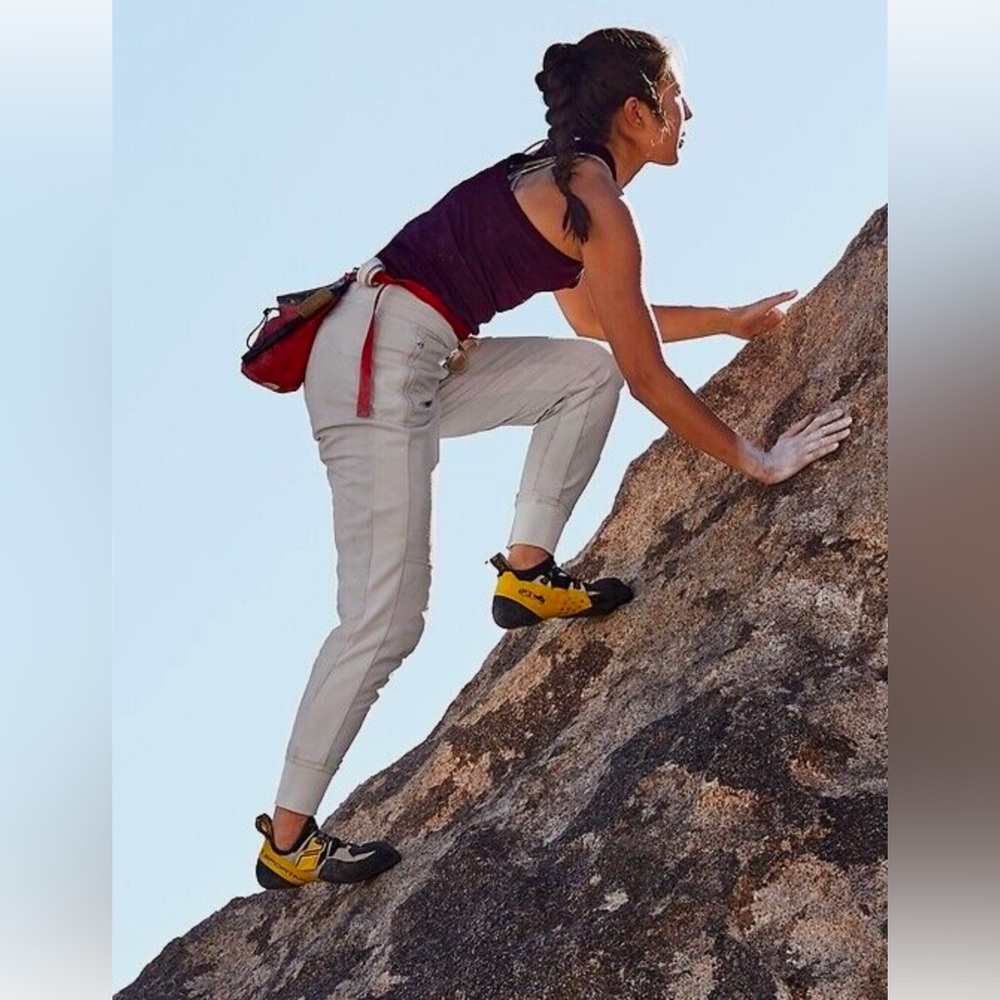 NWT Tall Joggers Athleta sz 12